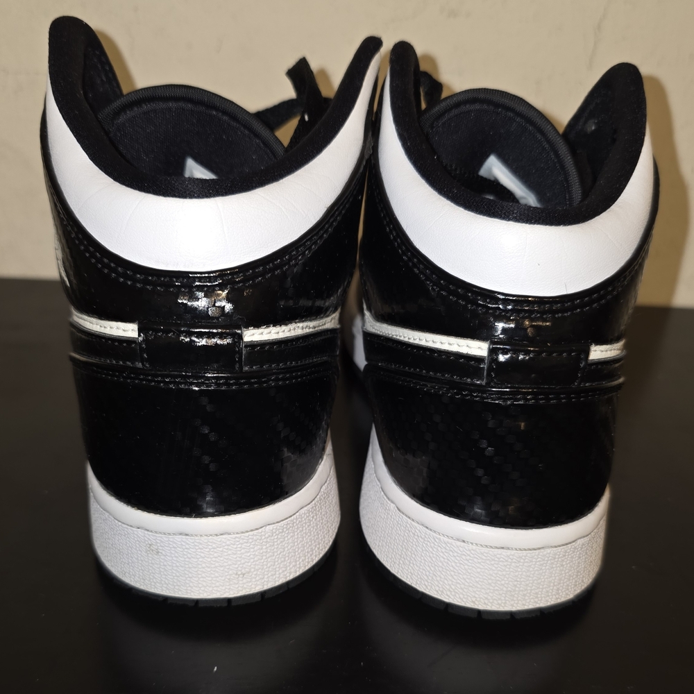 Nike Air Jordan 1 Mid SE All-Star Carbon Fiber (GS) 6.5Y - Picture 4 of 15